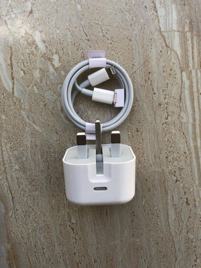 Apple 25W Original Fast Charger Adapter For IPhone 11/12/13/ 14/14Pro/14 Max/ 14 Pro Max