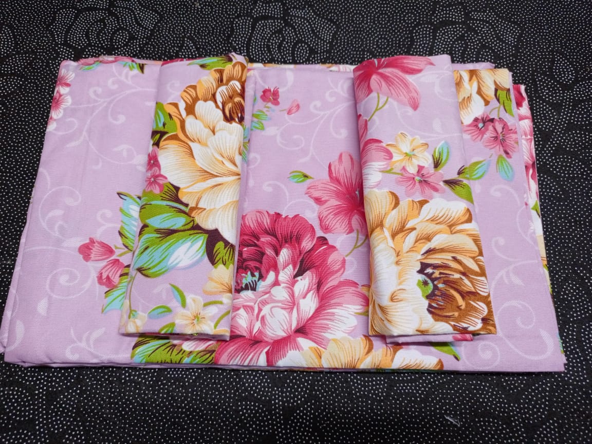 4 pc Cotton  Bedsheets 
2 pcs bedsheets 
2 pcs pillow cases