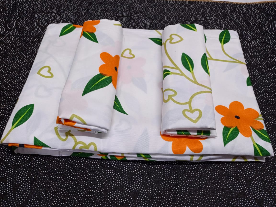 4 pc Cotton  Bedsheets 
2 pcs bedsheets 
2 pcs pillow cases