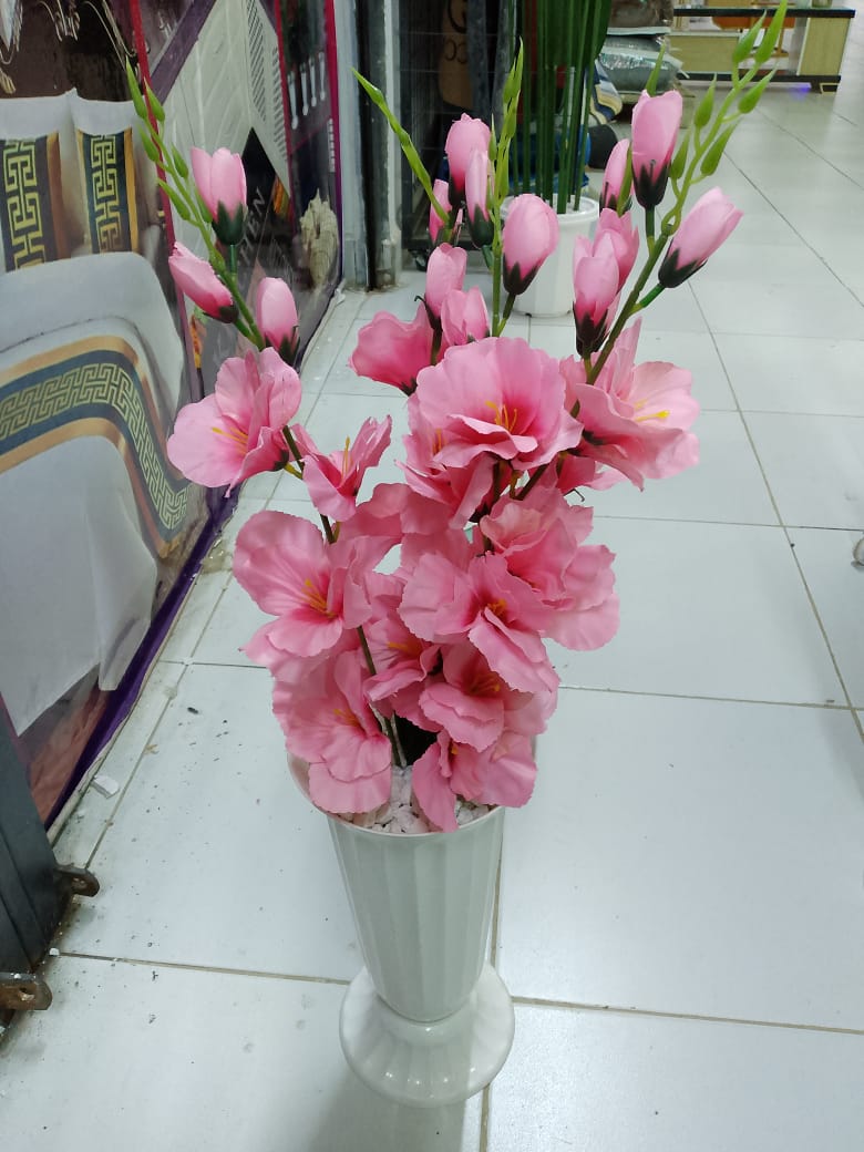 [ EXPERIENCE LUXURY FOR LESS 🤩🤩✨ !!! ] Single  Brand New Very High Quality Stylish Strong and Durable Luxurious Fancy Home Artificial plants . Designed With Durability and Functionality ✔👌