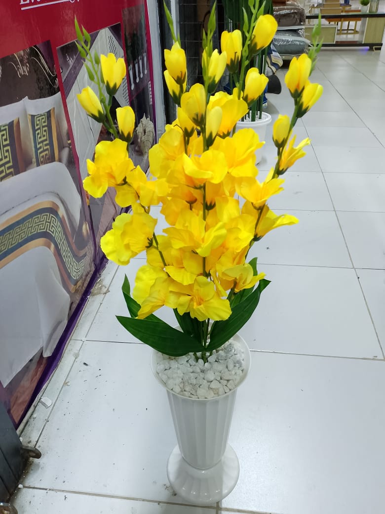 [ EXPERIENCE LUXURY FOR LESS 🤩🤩✨ !!! ] Single  Brand New Very High Quality Stylish Strong and Durable Luxurious Fancy Home Artificial plants . Designed With Durability and Functionality ✔👌