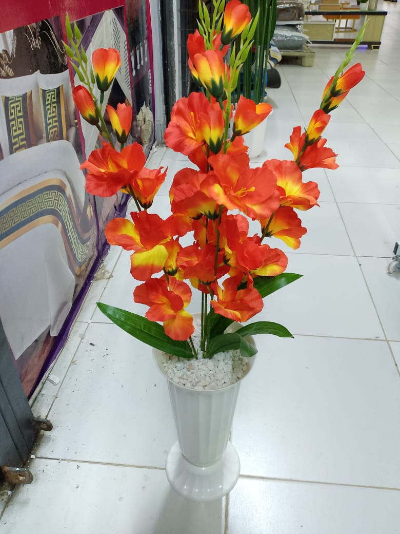 [ EXPERIENCE LUXURY FOR LESS 🤩🤩✨ !!! ] Single  Brand New Very High Quality Stylish Strong and Durable Luxurious Fancy Home Artificial plants . Designed With Durability and Functionality ✔👌