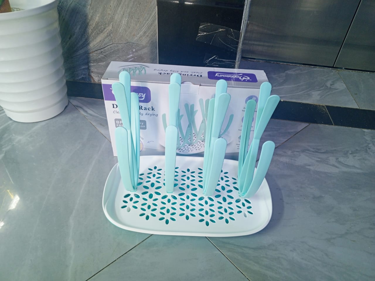 [ GRAB IT AT LOW PRICE+ ADDED OFFERS 🤩🤩✨ !!! ] Single Classy Affordable Brand New High Quality Memmusy drying rack   .Designed With Durability and Functionality of The Best Experience
