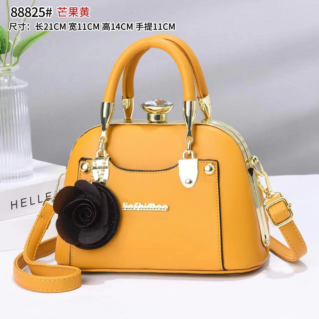 [🔥EXPERIENCE LUXURY FOR LESS 🤩🤩✨ !!! ] 1 Pc Classy Brand New Very High Quality Stylish and Luxurious Elegant Ladies Handbag at Affordable Price .Designed With Durability and Functionality ✨👌