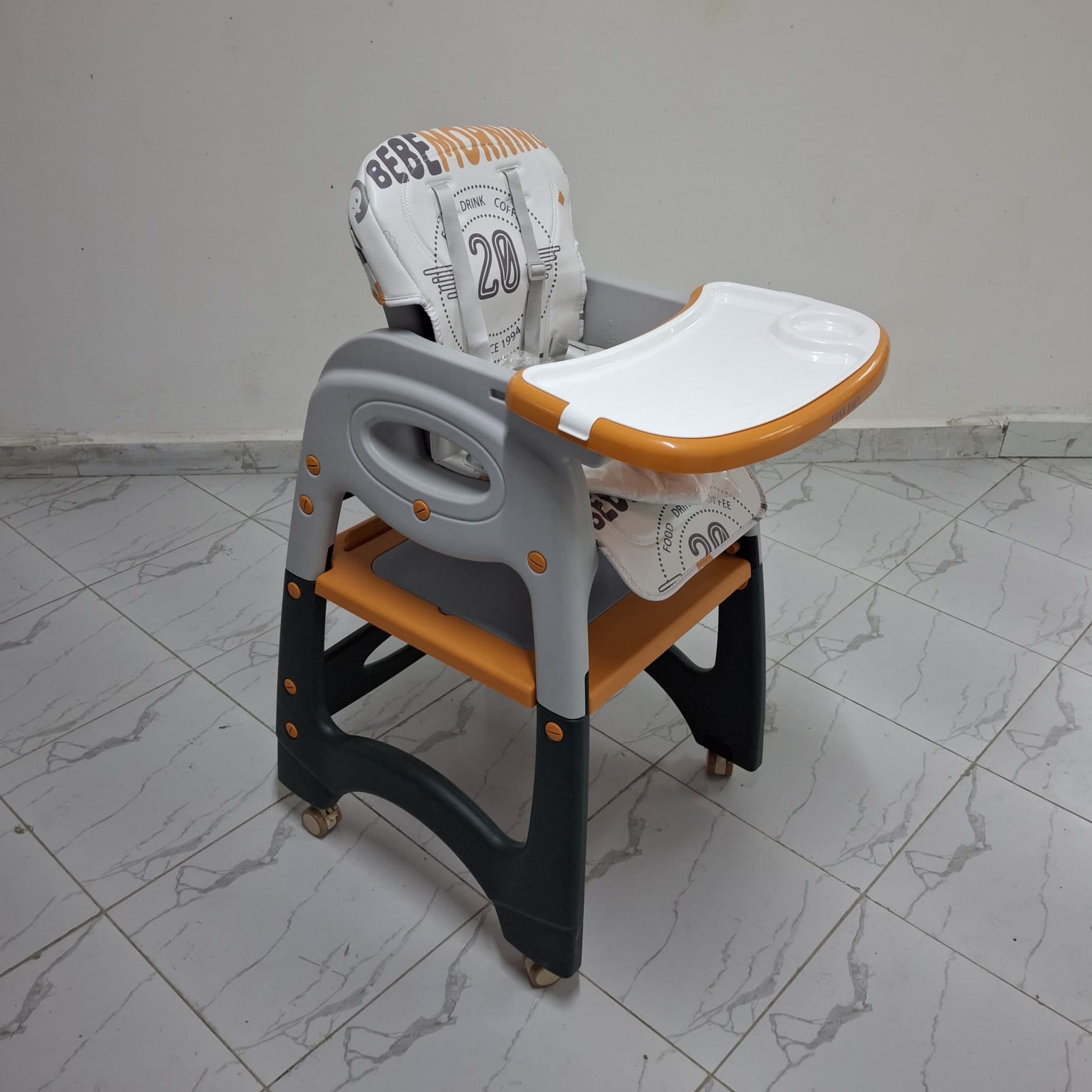 [🔥MAKES IT EASY AND SAVES COSTS 🤩🤩✨ !!! ] 3 IN 1  Classy Brand New Very High Quality Stylish and Luxurious Baby feeding Chair at Affordable Price. Desiring To Serve the Best Experience✨👌