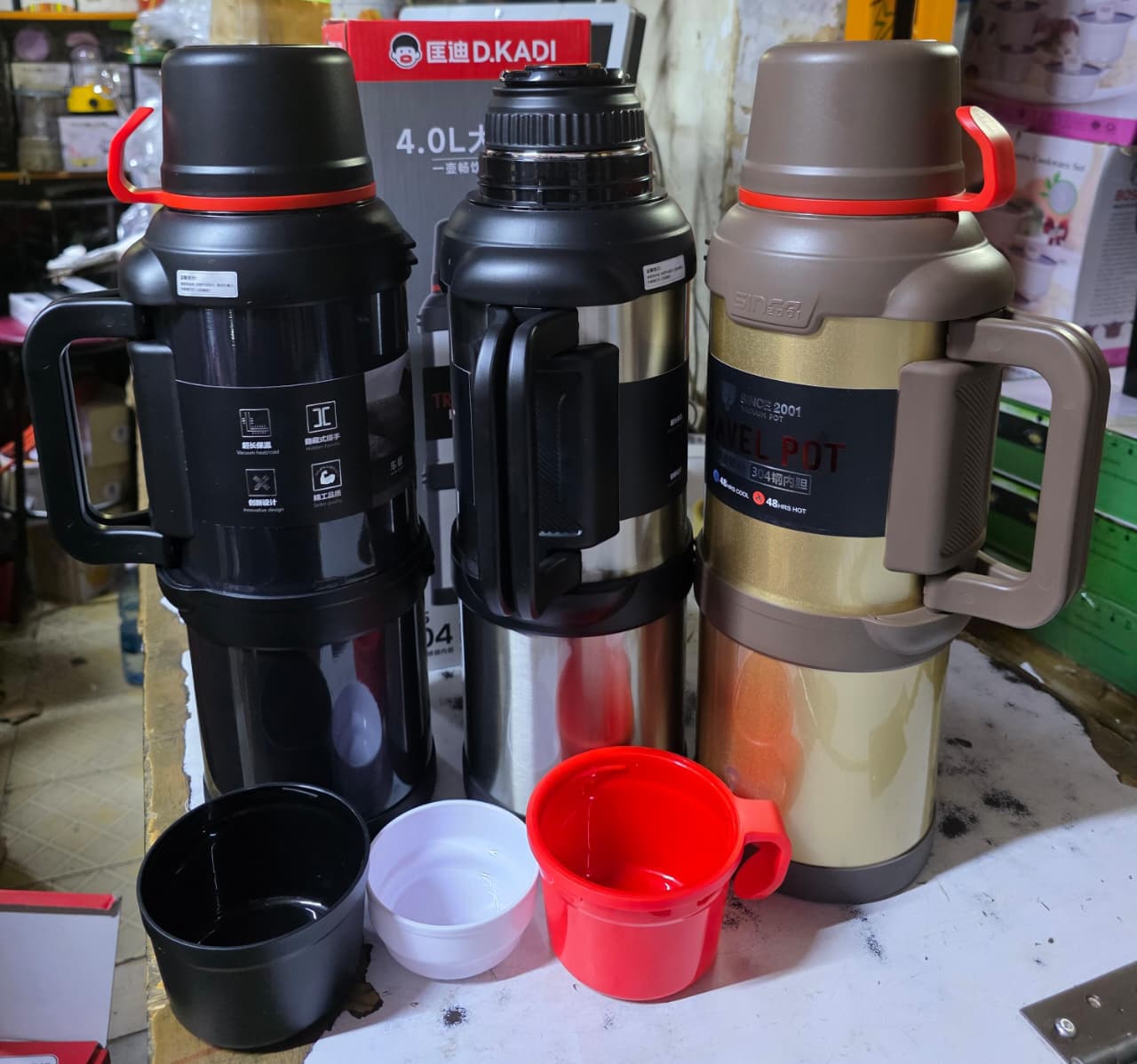 [ CLASSY NEW ARRIVALS🤩🤩✨!!! ] (EXPERIENCE LUXURY FOR LESS ❤) 1 Pc classy brand new very high quality stylish and fancy luxurious Kitchen Flask 4:0ltr Carpto at an afffordable price 👌🤩