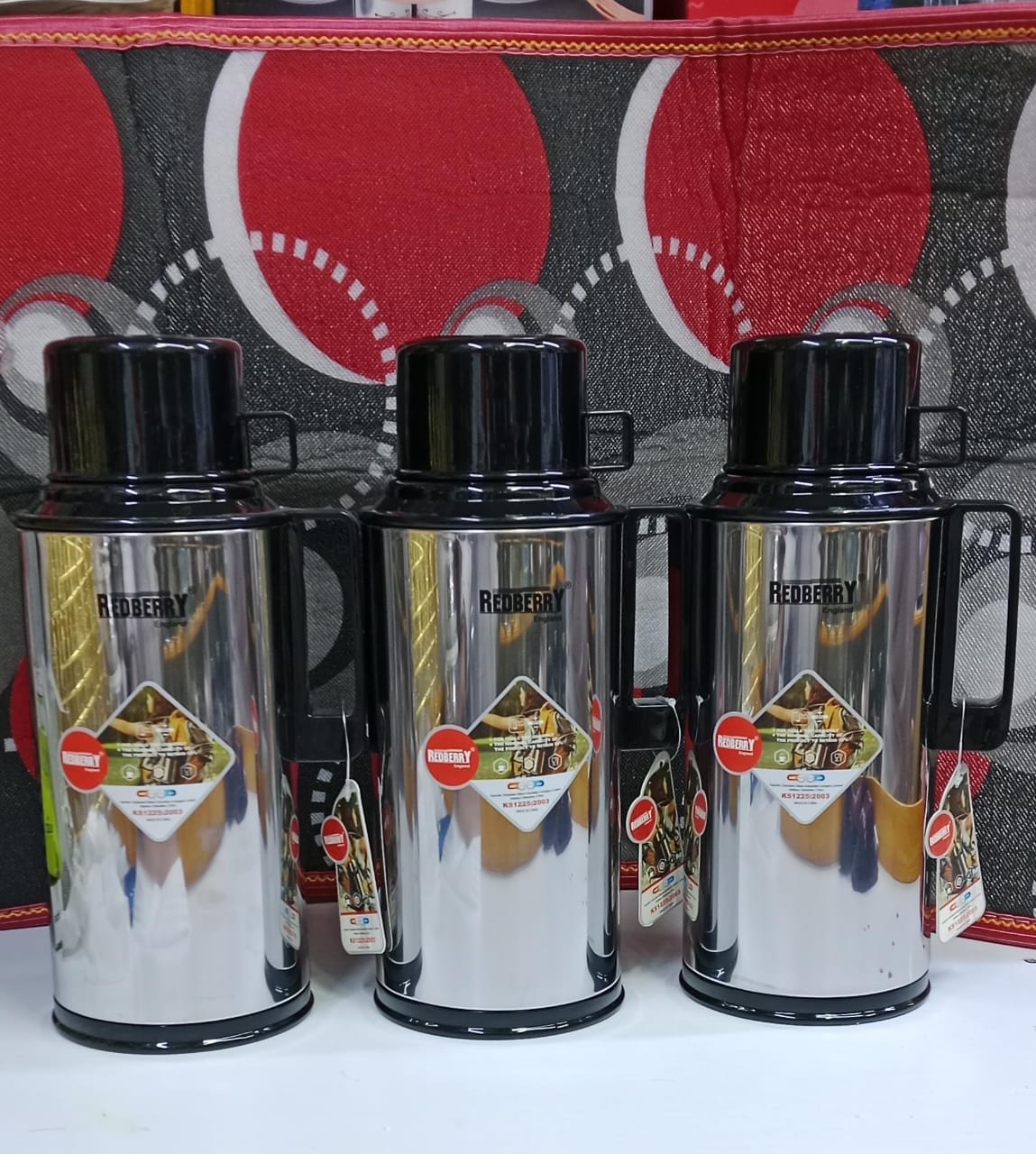 [ 🤑🥑GRAB IT AT LOW PRICE+ ADDED OFFERS **🥑🌽 ] 1 Pc classy brand new very high quality stylish and fancy luxurious Kitchen Flask 1;8 ltrs Breakable at an afffordable price 👌🤩