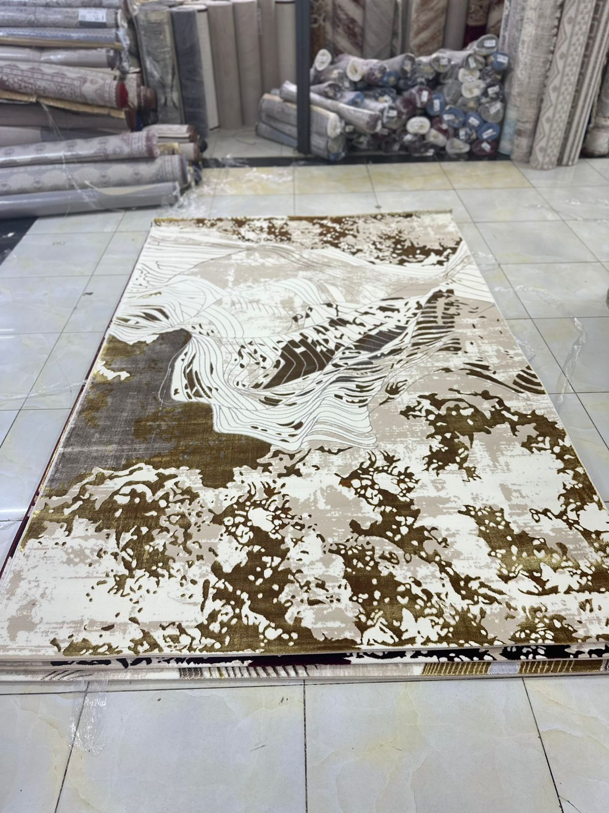 🔥 KILIMALL AMAZING OFFER JUST FOR YOU 🤩🤩✨ – 1pc Verona Carpet for Comfort & Style at Affordable Price 🏠