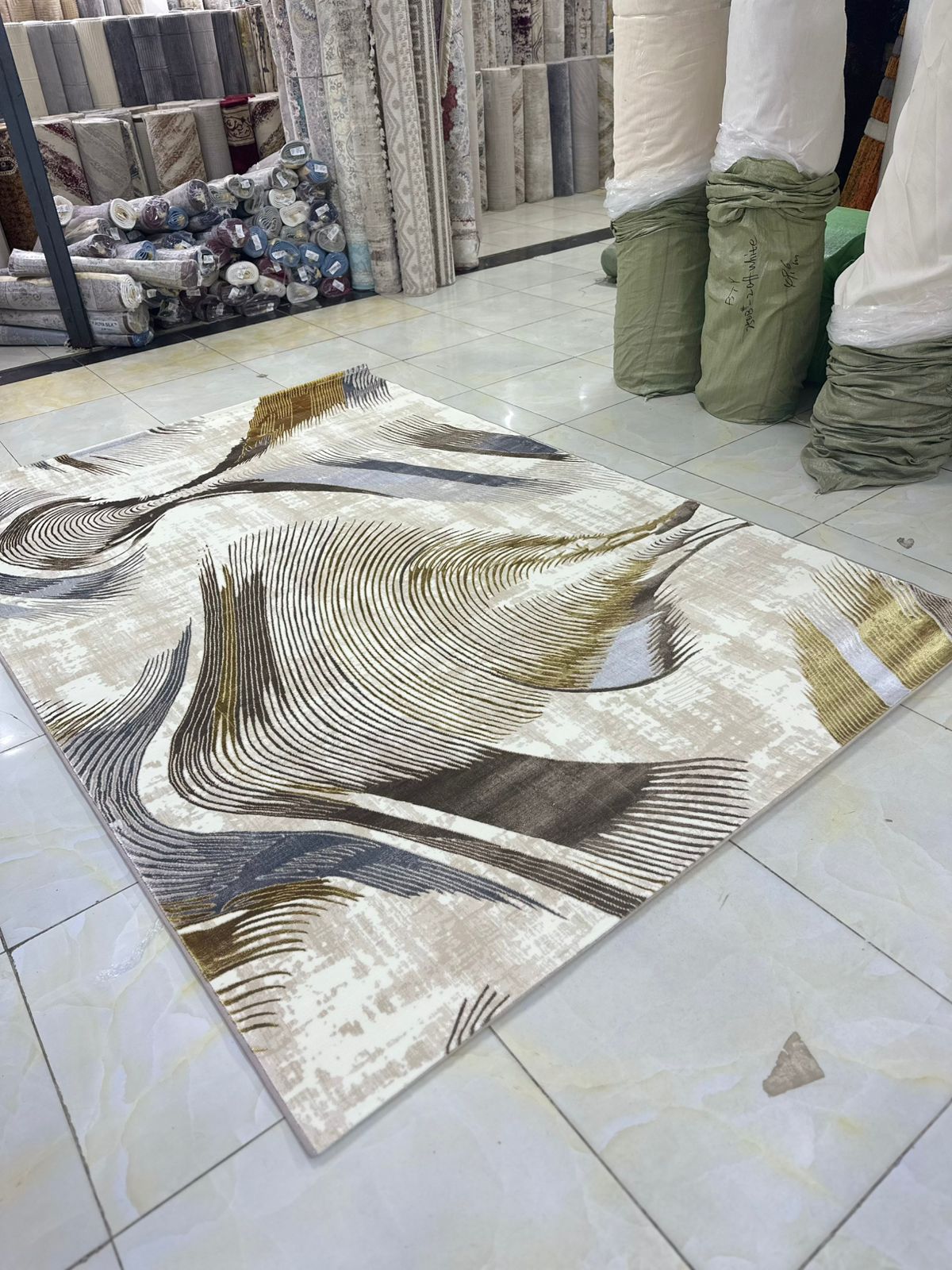 🔥 KILIMALL AMAZING OFFER JUST FOR YOU 🤩🤩✨ – 1pc Verona Carpet for Comfort & Style at Affordable Price 🏠