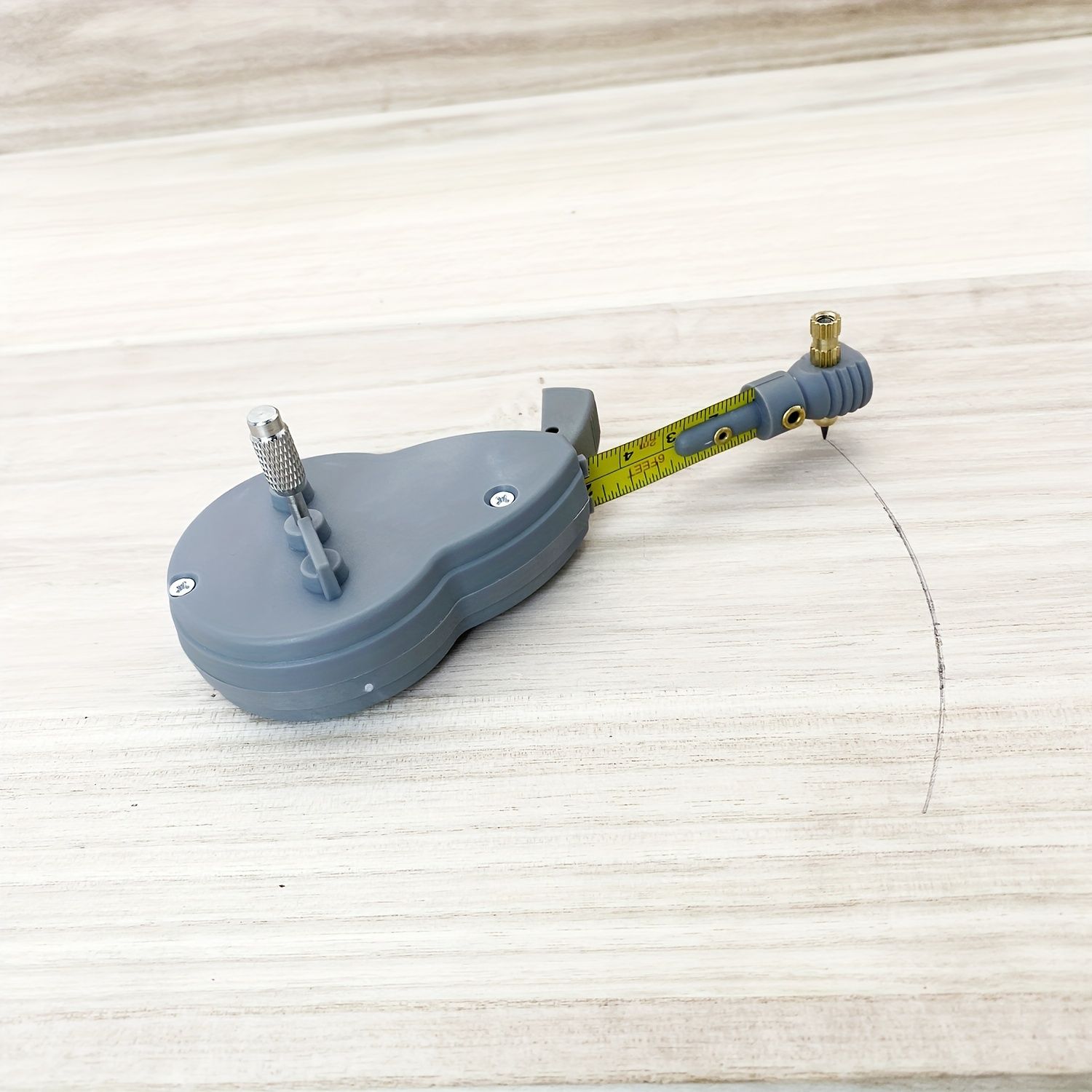 1POS A Compass With 10 Replacement Leads For Drawing Arcs, Circles, And Lines, A Unique Tool For Drawing Circles, And A Ruler With 10 Leads.
