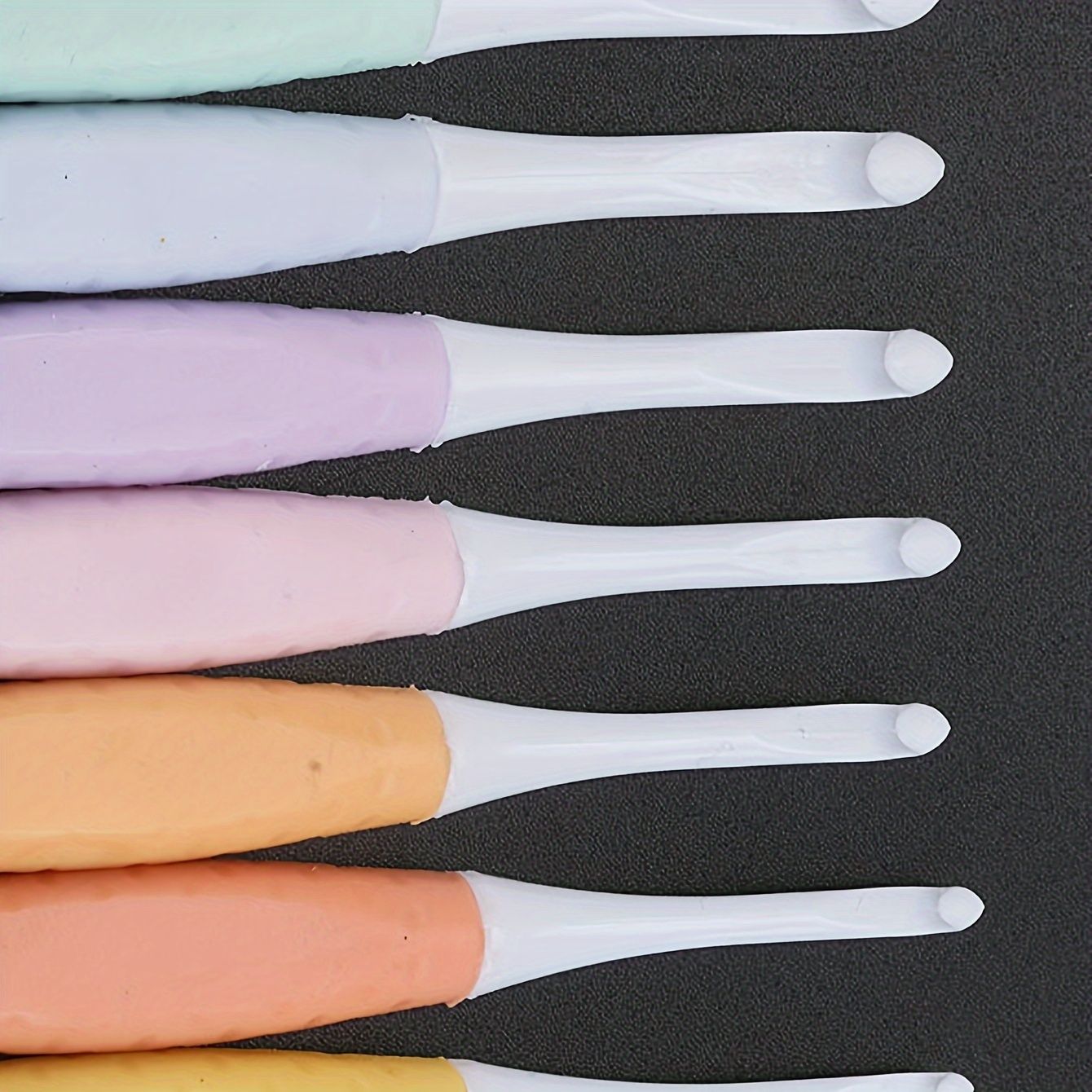8pcs Candy Color Silicone Soft Handle ABS Crochet Hook Ergonomic Crochet Hook Set For Arthritic Hands Crochet Needle Set And Crochet Accessories For Beginners (Random Color)