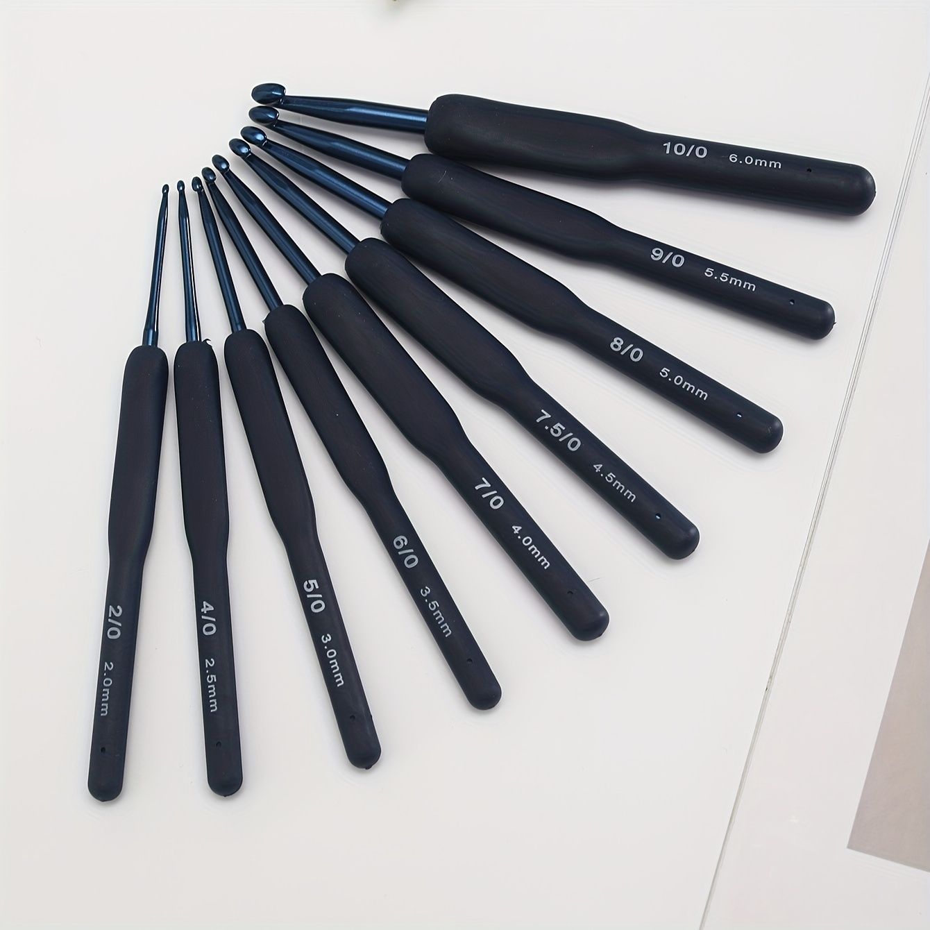 9pcs Ergonomic Crochet Hook Set with Soft Grip for Arthritic Hands, Beginner-Friendly Crochet Needle Set and Accessories