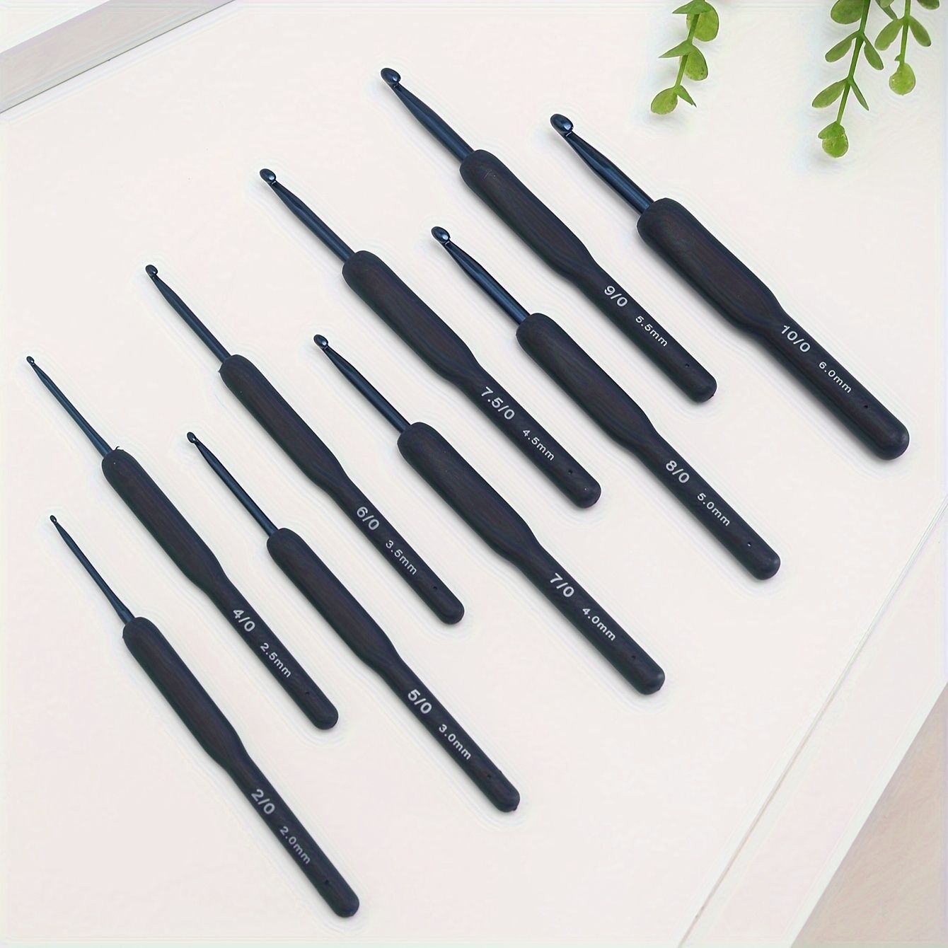 9pcs Ergonomic Crochet Hook Set with Soft Grip for Arthritic Hands, Beginner-Friendly Crochet Needle Set and Accessories