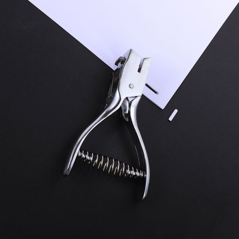 1pc Oval Shape Manual Hole Punch, Zinc Alloy Chrome Plated, Uncharged Slot Puncher for PVC Cards, Photo Badges, Tags, Scrapbooking & Office Stationery Tool