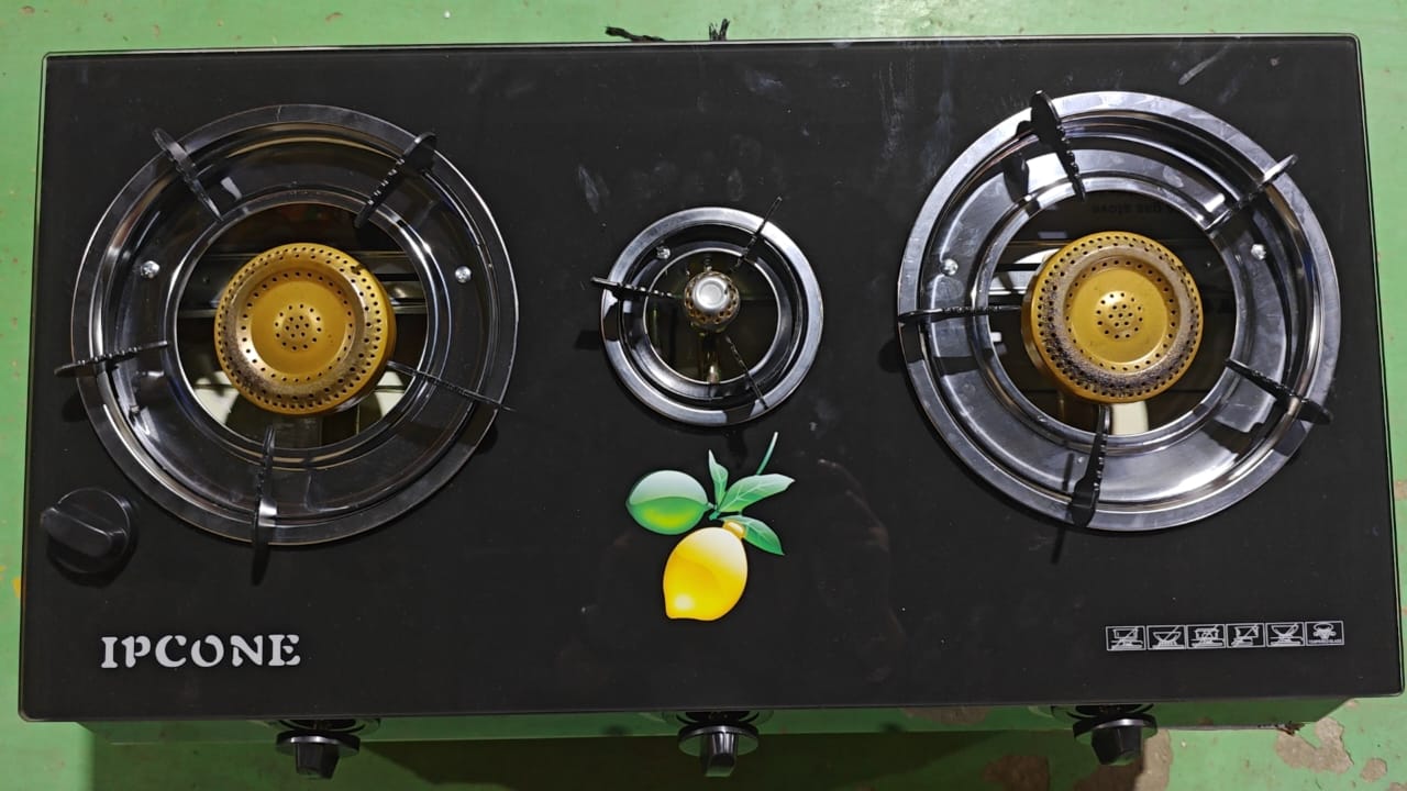 IPCONE 3 BURNER AUTO IGNITION GLASS TOP GAS COOKER - 3 burners with auto ignition, Glass top for easy cleaning, Low gas consumption for energy savings, Ergonomic knobs for easy operation .
