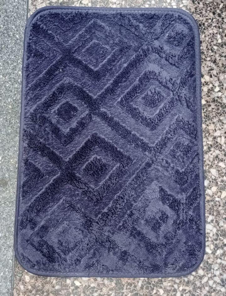 40 * 60 JACQUARD QUALITY DOOR MAT - Anti slip, Affordable, Brings colour to your room, Absorbent, Has a nice velvety feeling to your feet