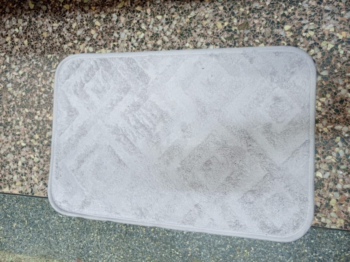40 * 60 JACQUARD QUALITY DOOR MAT - Anti slip, Affordable, Brings colour to your room, Absorbent, Has a nice velvety feeling to your feet