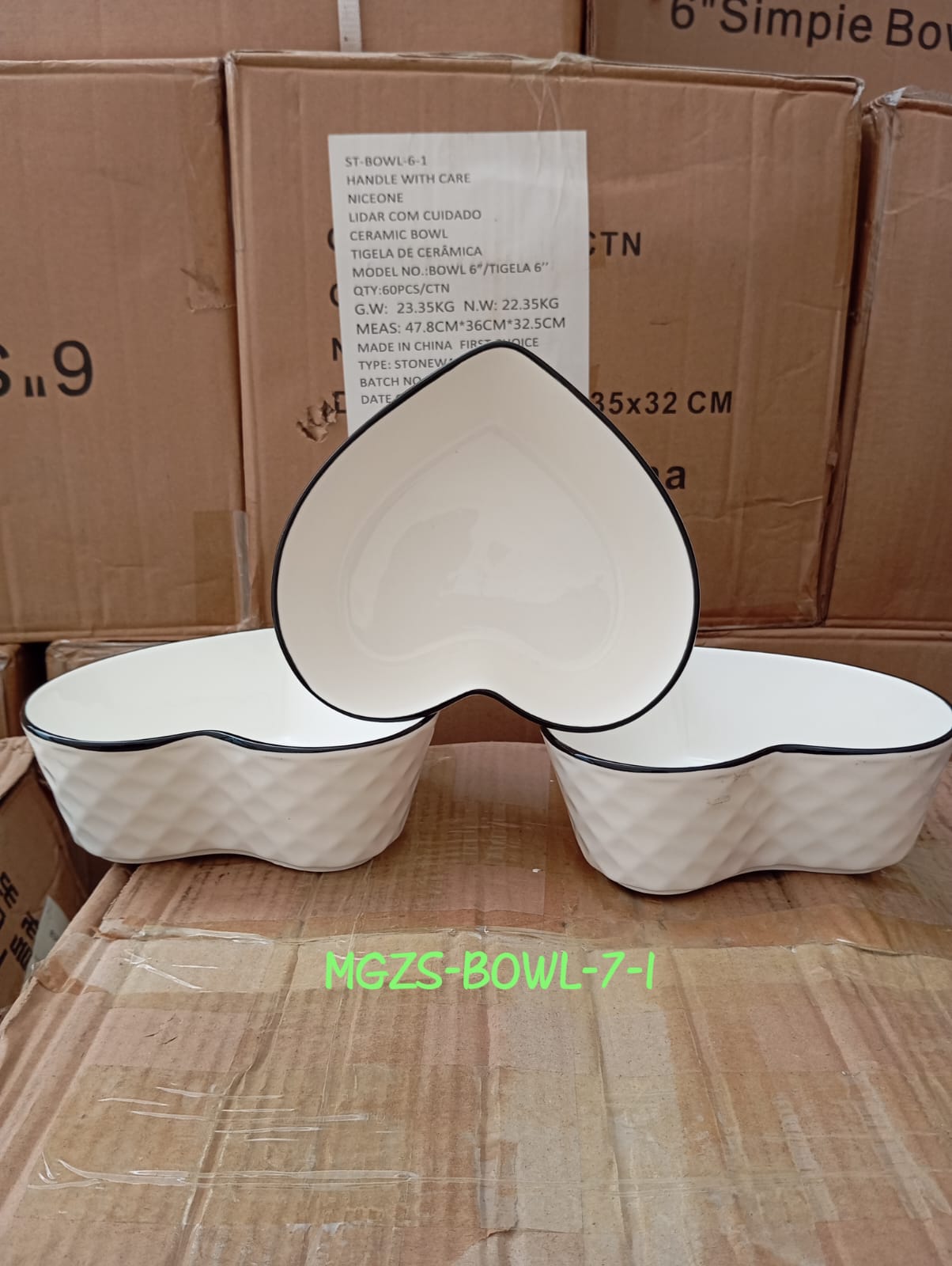 6 PCS SET OF HEART SHAPED CERAMIC BOWLS JUMIA - Elegant pieces of ceramic bowls with a black border.Suitable for serving soup, uji, yogurt or fruits salad