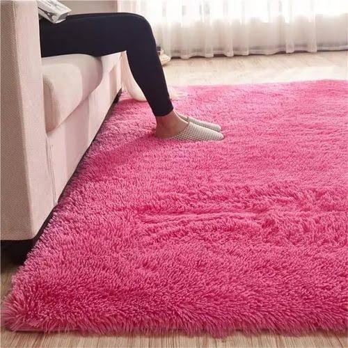 Luxurious Soft Fluffy Carpet - Area Rugs 5x8 Find more decor ideas on carpets on Pinterest and make your dream space. This woolen shag rug in cotton material and a thick surface is the ideal carpet fo