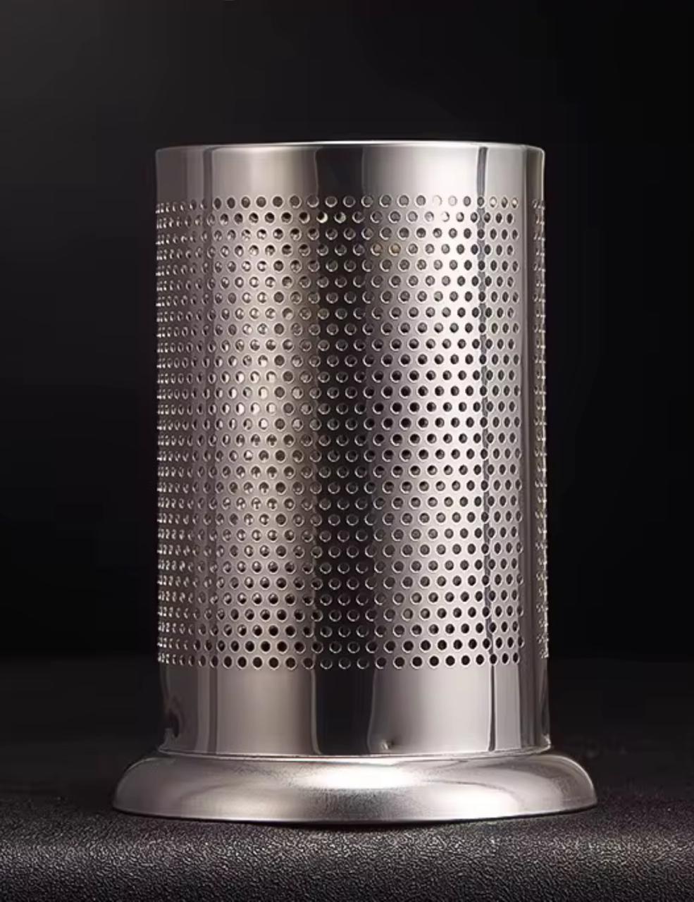 Spoon holder This Stainless Steel Cutlery Holder is ideal for drying cutlery after washing Keeps your spoons, forks and knives in one place. Keeps Cutlery Organized.