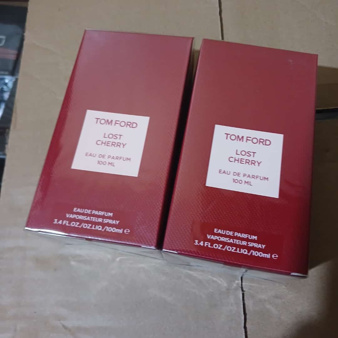 TOM FORD Lost Cherry Ford 100ml "Tom Ford Lost Cherry is a full-bodied journey into the once-forbidden; a contrasting scent that reveals a tempting dichotomy of playful, candy-like gleam on the outsid