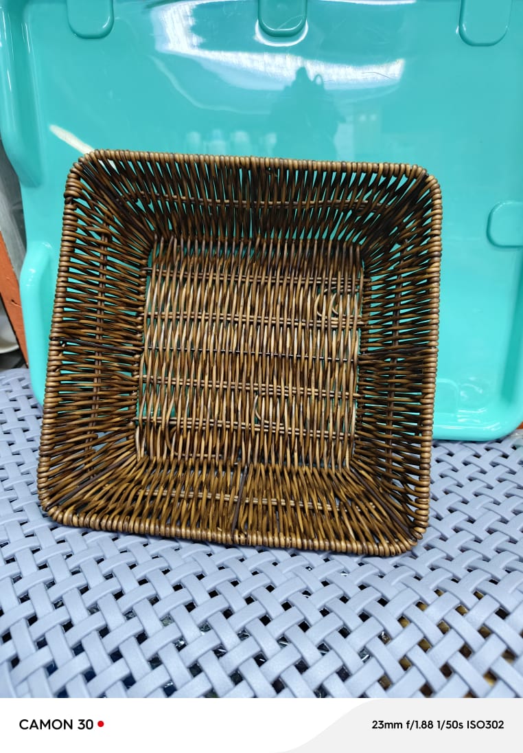 Woven basket Multi-purpose water proof Reed woven baskets, Durable and good quality Storage Baskets Rattan Wicker Basket Hand-Woven Basket Fruit Tea Snack Bread
