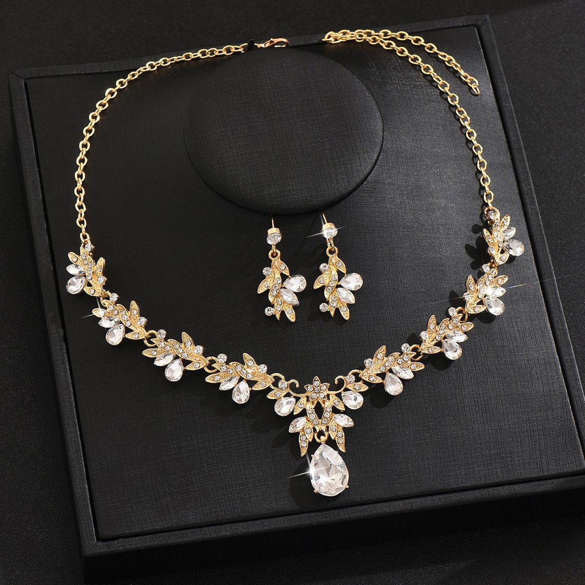 Hot Sell - Bridal Necklace Earrings Set Crystal Wedding Banquet Dress Jewellery