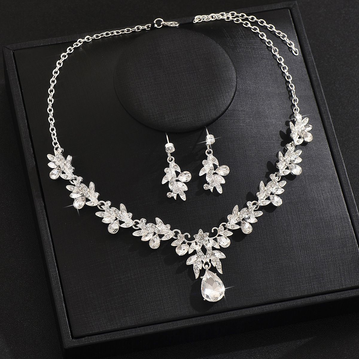 Hot Sell - Bridal Necklace Earrings Set Crystal Wedding Banquet Dress Jewellery