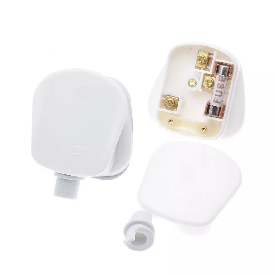 IEC-G to IEC-C Fused Power Adapter