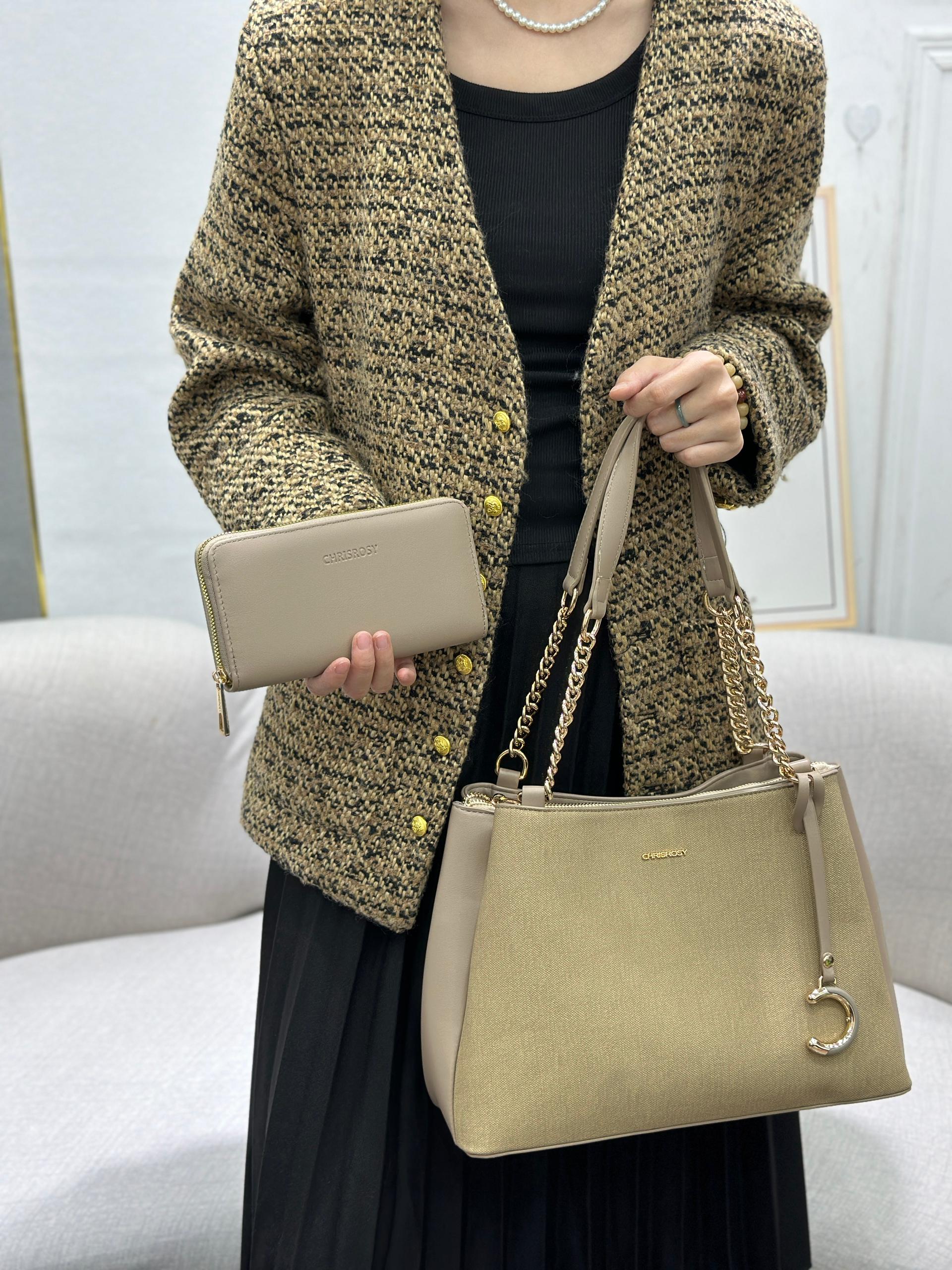 ⏰ TIME LIMITED OFFER ⏰ -  ]  2 in 1 Classy  High Quality  Luxurious Handbags At Affordable Price and of very high quality