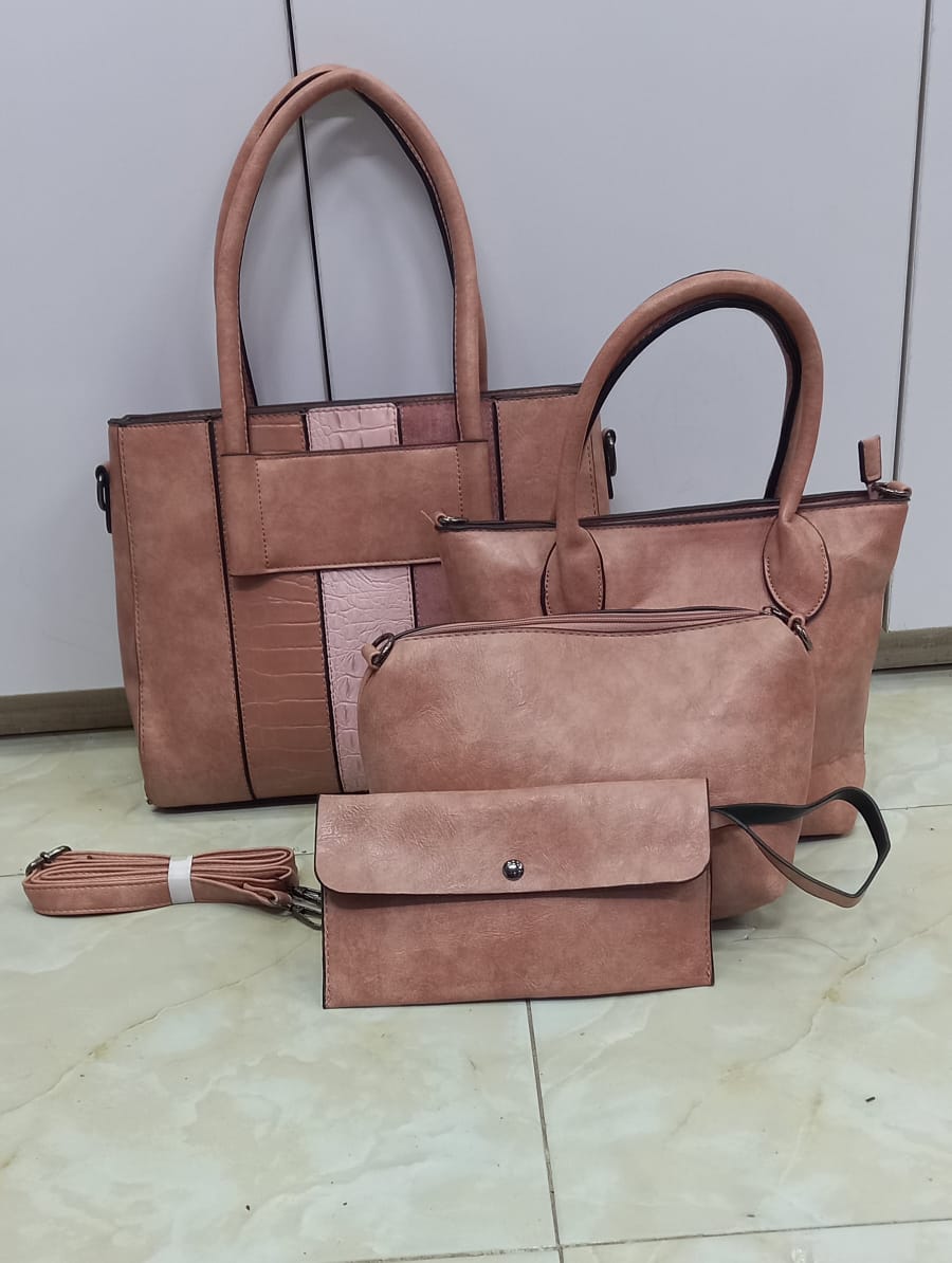 🔔 ALERT OFFER 🔔 ]  -  4 in 1 High  Quality  Luxurious Women  Handbags at Give away Price and of very high quality