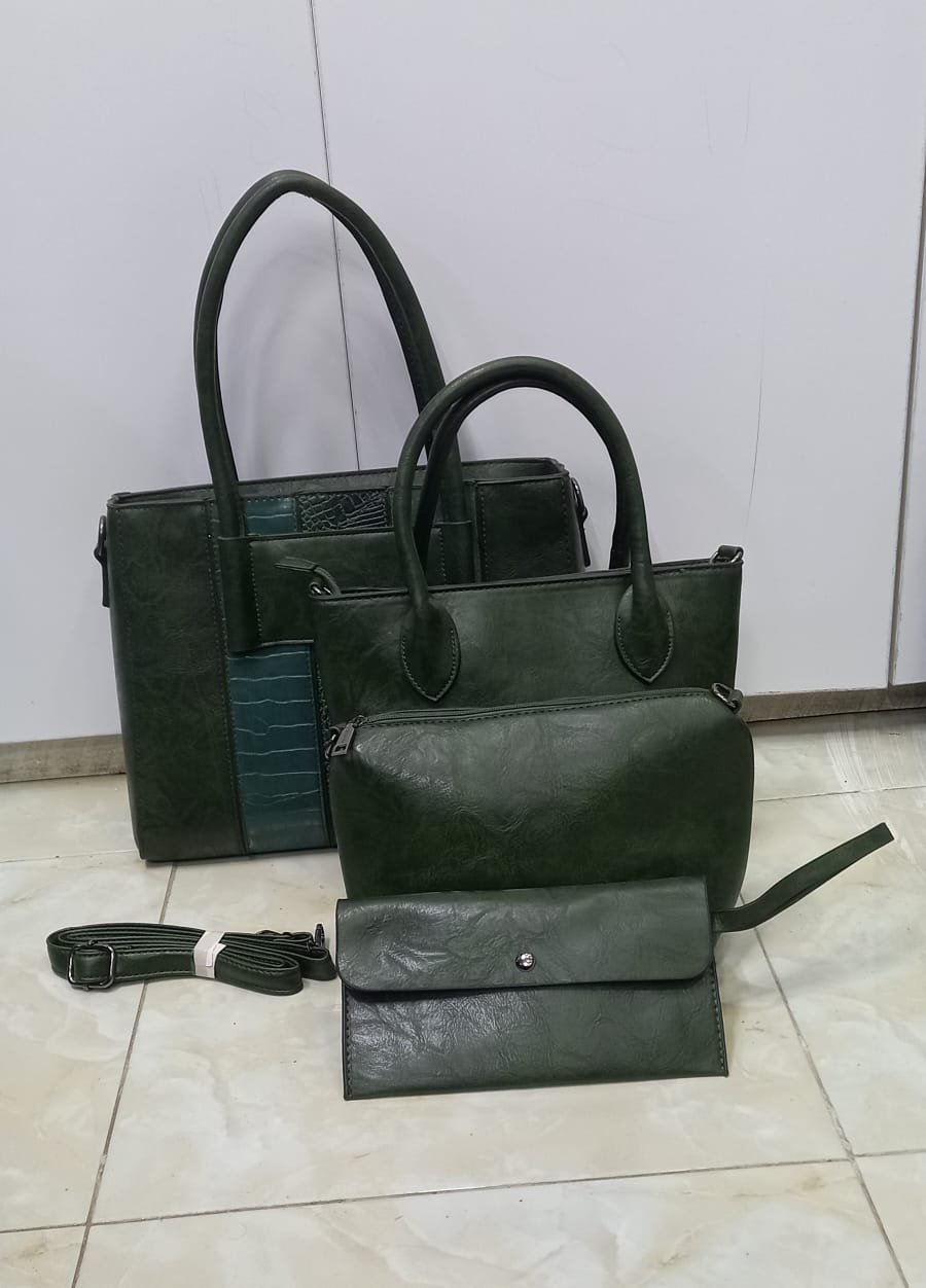 🔔 ALERT OFFER 🔔 ]  -  4 in 1 High  Quality  Luxurious Women  Handbags at Give away Price and of very high quality