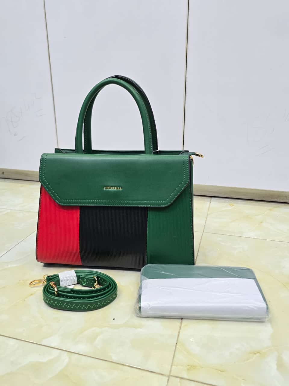 🔥 SPECIAL PRICE OFFER 🔥 - 3 in 1  STYLISH WOMEN'S HAND BAGS, VOGUISH FASHIONABLE WOMEN'S HANDBAGS At Affordable Price