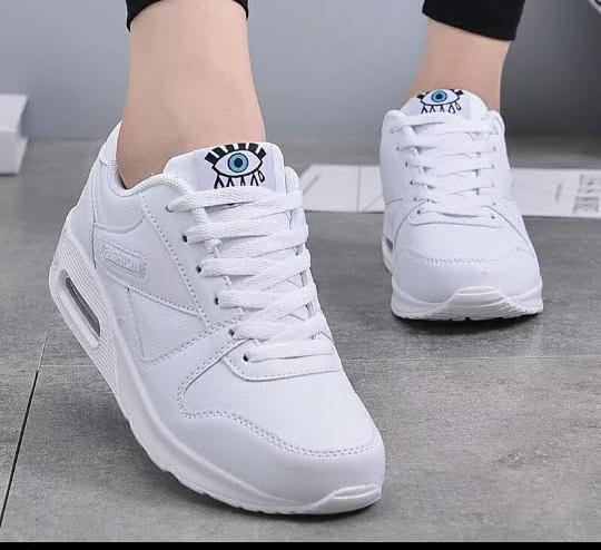 🎯 LIMITED OFFER 🎯 - NEW ARRIVAL 1 Pair Ladies fashion sneakers At Affordable Price