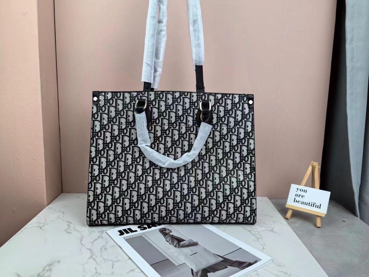 💰 LOW PRICE OFFER 💰 - 1Pc High Quality New Simple Women  Bag  Large Capacity Solid Color Handbags Fashion All-match Ladies Shoulder Bag At Affordable Price