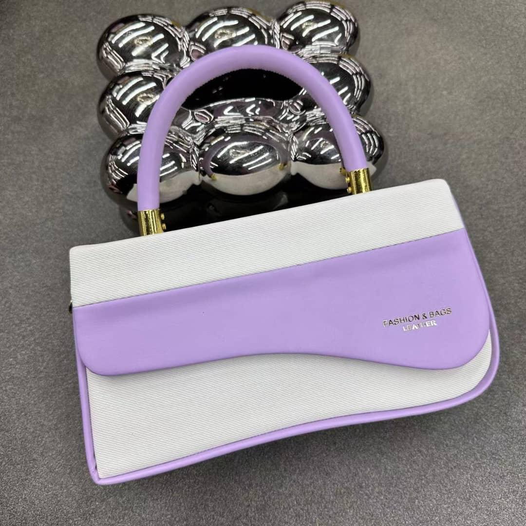[ ❤EMBRACE THE LATEST TREND 🤩🤩✨ !!! ]  1Pc  Brand New High Quality Stylish and Luxurious Ladies Handbag at Affordable price .