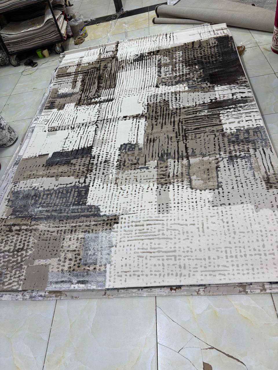 [🎁 SURPRISE OFFER 🎁 🤩🤩✨ !!! ]   1Pc Size 9X12 Classy Brand New High Quality Stylish and Luxurious Carpets .That Matches and Fits Perfectly With Your Home Decor ✨👌