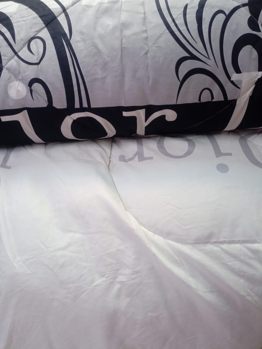 [ EXPERIENCE LUXURY FOR LESS!!!]🔥 🥑🌽ONLY AT KILIMALL !!! ]  4Pcs Size 6X6 Classy Brand New High Quality Durable  and Luxurious Unbinded Duvet ,One sheet & Two pillowcases   at Affordable Price