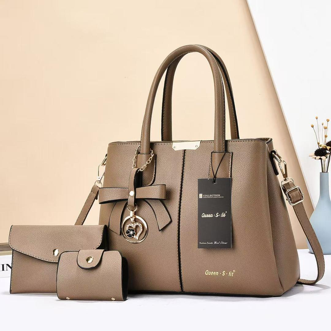 ⚡ FAST SELLING OFFER ⚡ - 3 in 1 Women’s Handbag Set, Stylish Shoulder Bag, Crossbody & Clutch, Spacious, Durable PU Leather