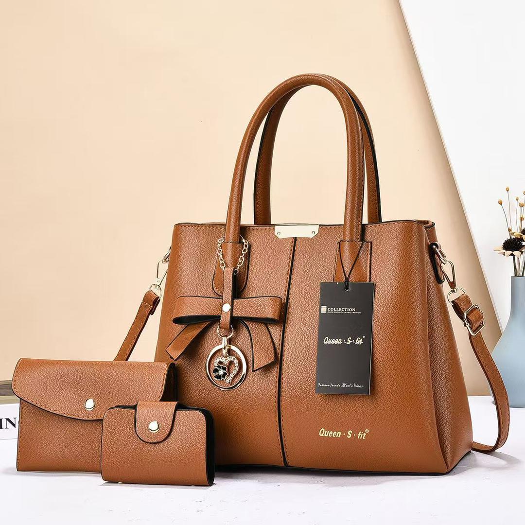 ⚡ FAST SELLING OFFER ⚡ - 3 in 1 Women’s Handbag Set, Stylish Shoulder Bag, Crossbody & Clutch, Spacious, Durable PU Leather