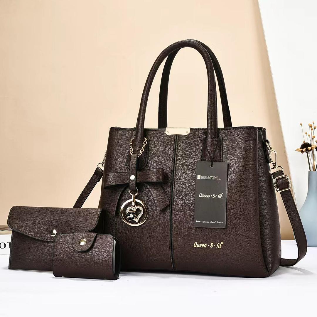 ⚡ FAST SELLING OFFER ⚡ - 3 in 1 Women’s Handbag Set, Stylish Shoulder Bag, Crossbody & Clutch, Spacious, Durable PU Leather