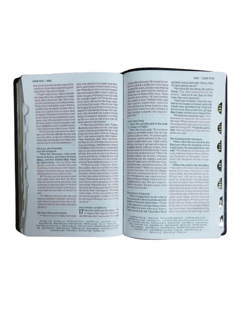 NKJV PERSONAL SIZE LARGE PRINT REFERENCE BIBLE, HOLY BIBLE, NEW KING JAMES VERSION BIBLE, LEATHER COVER BIBLE, THUMB INDEX BIBLE