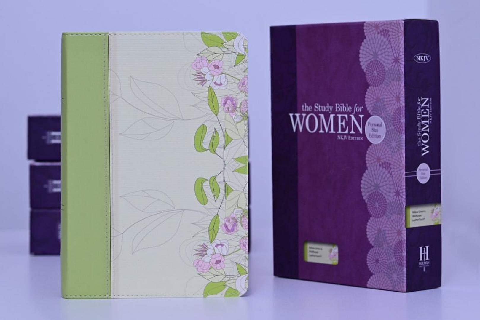 NKJV STUDY BIBLE LEATHER COVER FOR WOMEN, HOLY BIBLE, NEW KING JAMES VERSION STUDY BIBLE