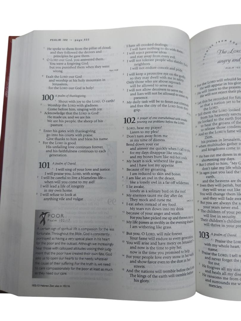 TOUCH POINT BIBLE, NLT BIBLE HARDCOVER NEW LIVING TRANSLATION