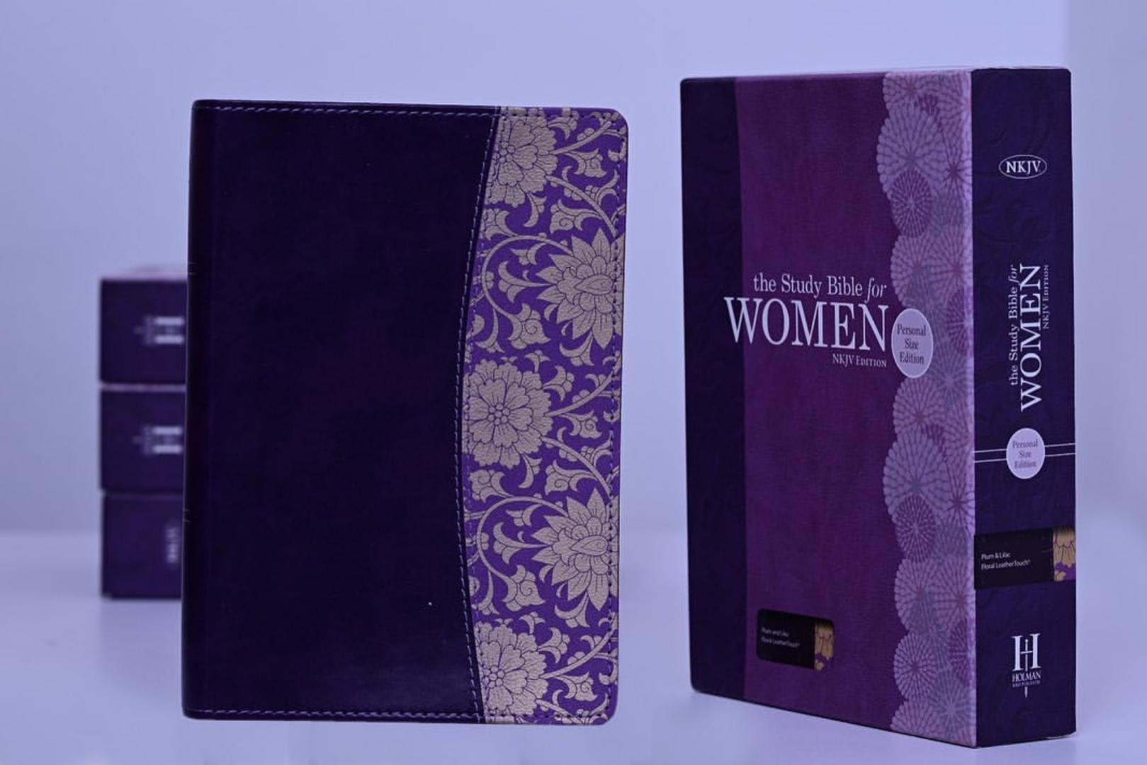 NKJV STUDY BIBLE FOR WOMEN, PERSONAL SIZE, LEATHER COVER, NEW KING JAMES VERSION BIBLE PURPLE