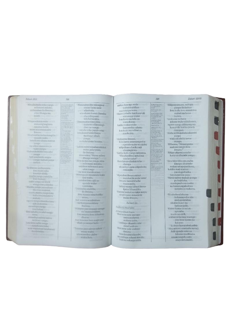 NENO BIBLICA TAKATIFU, INDEX BIBLE, SOFTCOVER BROWN, NIV BIBLE, HOLY BIBLE, NEW INTERNATIONAL VERSION BIBLE, SWAHILI BIBLE, LARGE PRINT BIBLE