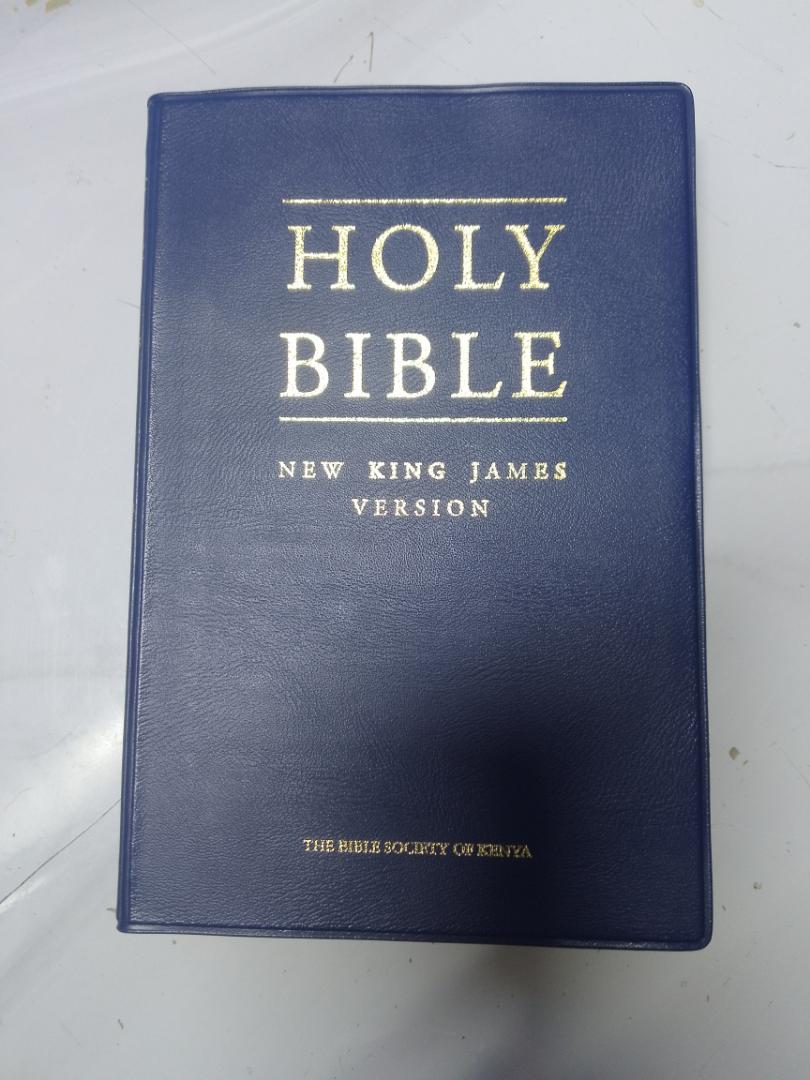 NKJV COMPACT BIBLE, NEW KING JAMES VERSION BIBLE, HOLY BIBLE BLUE, SOFT COVER