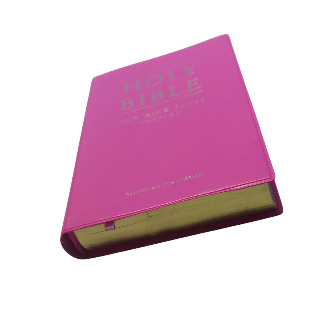 NKJV COMPACT BIBLE, HOLY BIBLE, NEW KING JAMES VERSION BIBLE pink