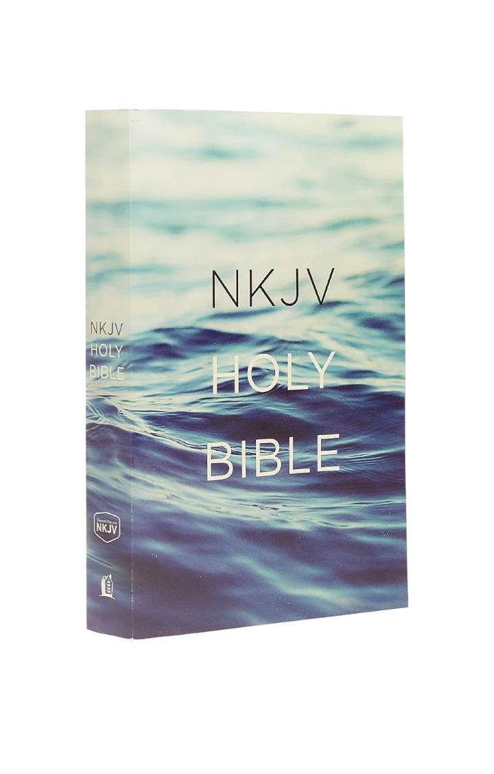 NKJV STANDARD BIBLE, NEW KING JAMES VERSION BIBLE, HOLY BIBLE SOFTCOVER