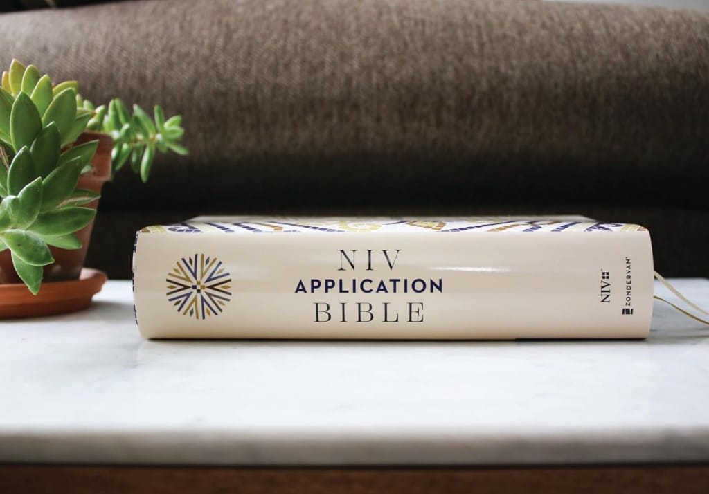 NIV Application Bible, Hardcover, Multi-Cream, Red Letter, Comfort Print: Bringing the Ancient Message of the Bible into Your World (NIV Application Commentary Resources)